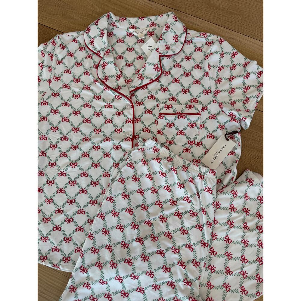 NWT Laura Ashley Christmas Trellis Holly and Bows 2 pc Pajamas Set Size LG $58